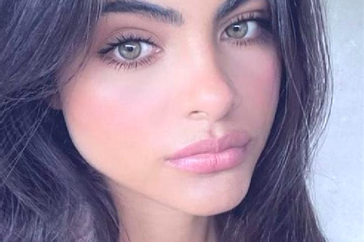 Zoey, 36, a brunette grey-eyed indian companion based in Sitpach. Offering Prostate Massage, Travel Companion, Party Girl. Available for incall and outcall, ...