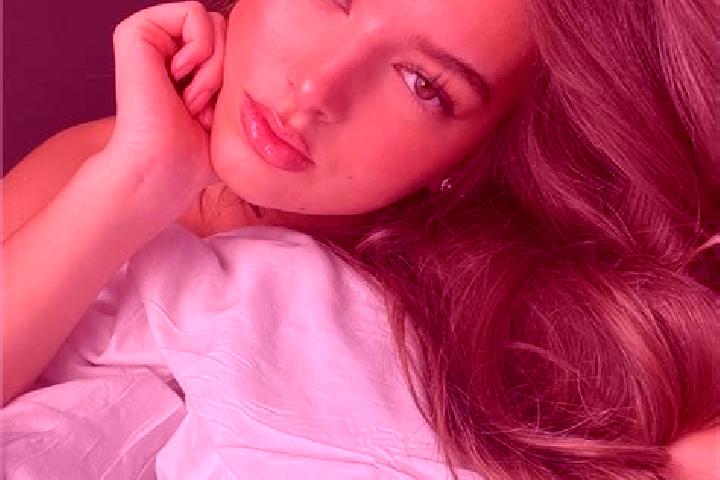 Zoey, 36, a brunette hazel-eyed latina companion based in Verneuil-en-Halatte. Offering Girlfriend Experience, Overnight, GFE, Couples. Available for incall ...