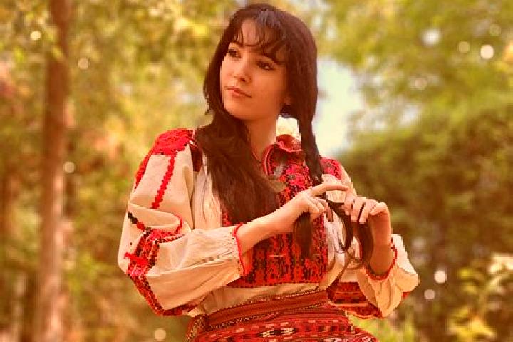 Zoey, 36 — Escort in Brestea, Romania