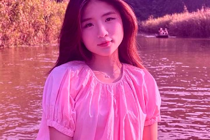 Zoey, 37 — Escort in Bachuan, China