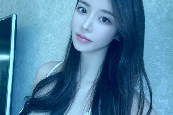 Zoey, 37 — Escort in Sangruma, China