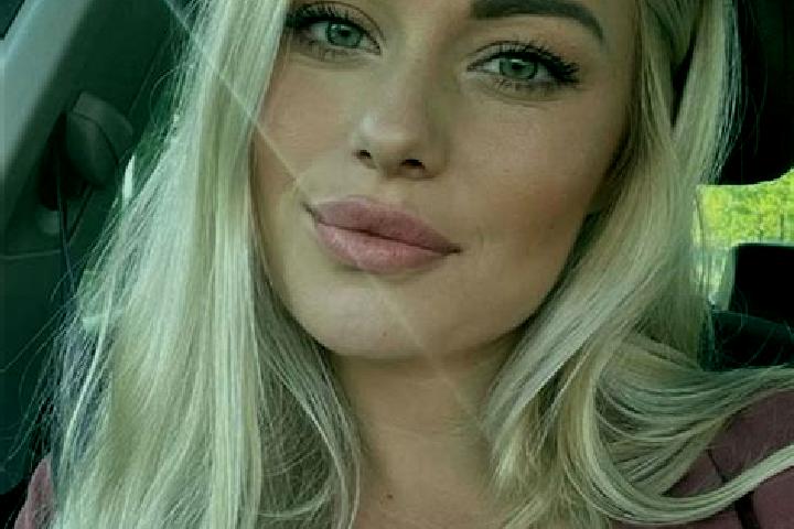 Zoey, 38, a blonde hazel-eyed european companion based in Ranchos Unidos. Offering Travel Companion, CIM, GFE. Available for incall and outcall, overnight bo...