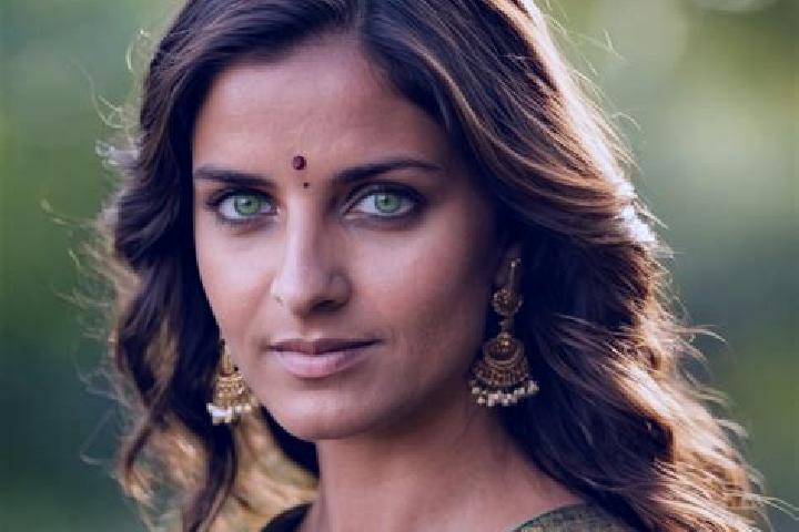 Zoey, 38, a brunette green-eyed indian companion based in Betul Bazar. Offering OWO, Overnight, Domination. Available for incall and outcall, overnight booki...