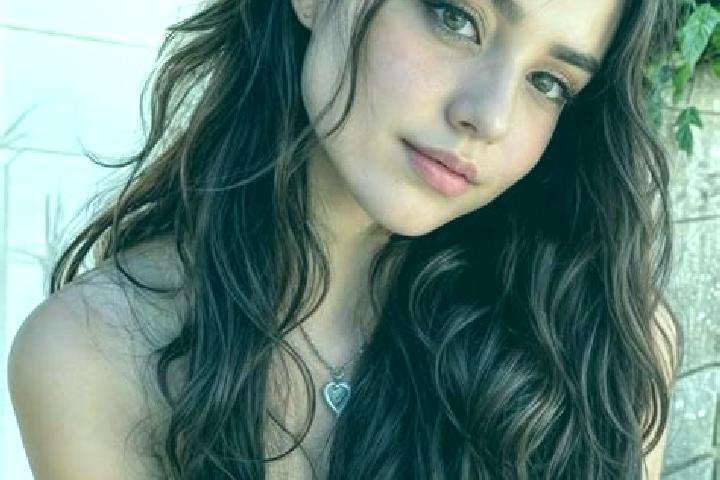 Zoey, 38, a brunette hazel-eyed middle eastern companion based in Oy-Mittelberg. Offering GFE, OWO, Massage, CIM, Erotic Massage. Available for incall and ou...