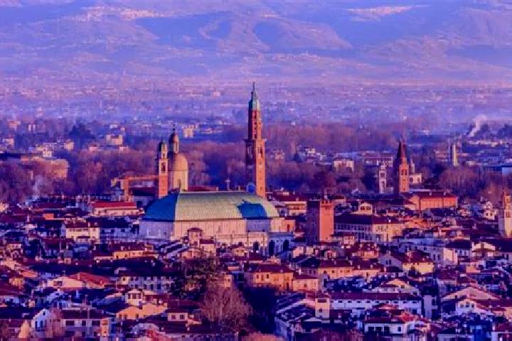 Zoey, 38 — Escort in Vicenza, Italy