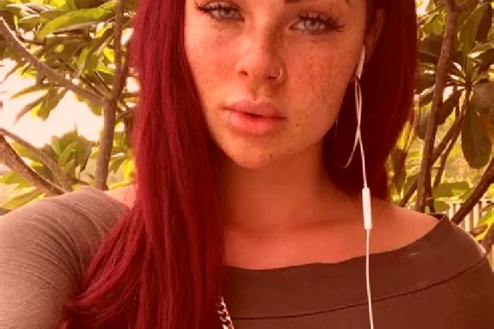 Zoey, 39, a auburn amber-eyed caucasian companion based in La Pedraja de Portillo. Offering OWO, Deep French Kissing, Travel Companion, Striptease. Available...