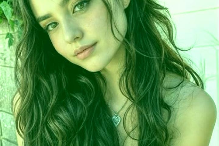 Zoey, 39, a auburn brown-eyed mediterranean companion based in Edappal. Offering Duos, OWO, CIM, Tantra, A-Level. Available for incall and outcall, day and e...