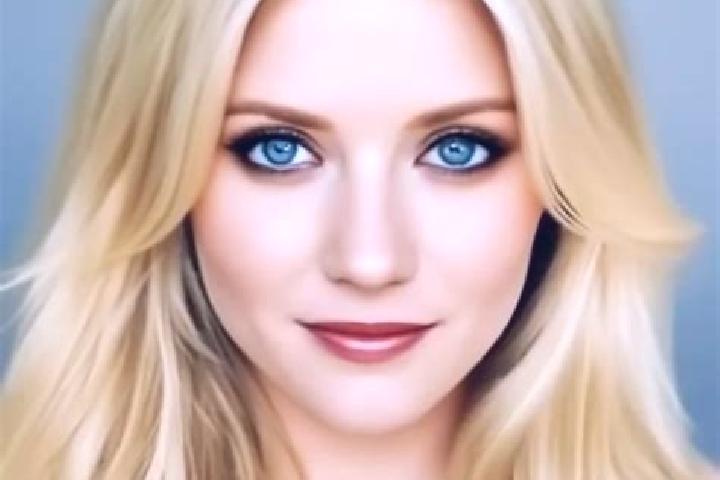 Zoey, 39, a blonde amber-eyed mixed companion based in Diakopto. Offering Roleplay, Domination, Massage. Available for incall and outcall, day and evening da...