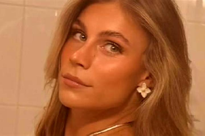 Zoey, 39 — Escort in Wildenberg, Germany